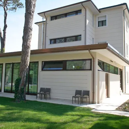 Club Moorea Lägenhetshotell 3*