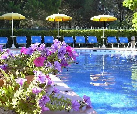 Club Moorea Ξενοδοχείο με διαμερίσματα