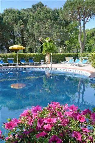 Club Moorea 아파트호텔 밀라노마리티마